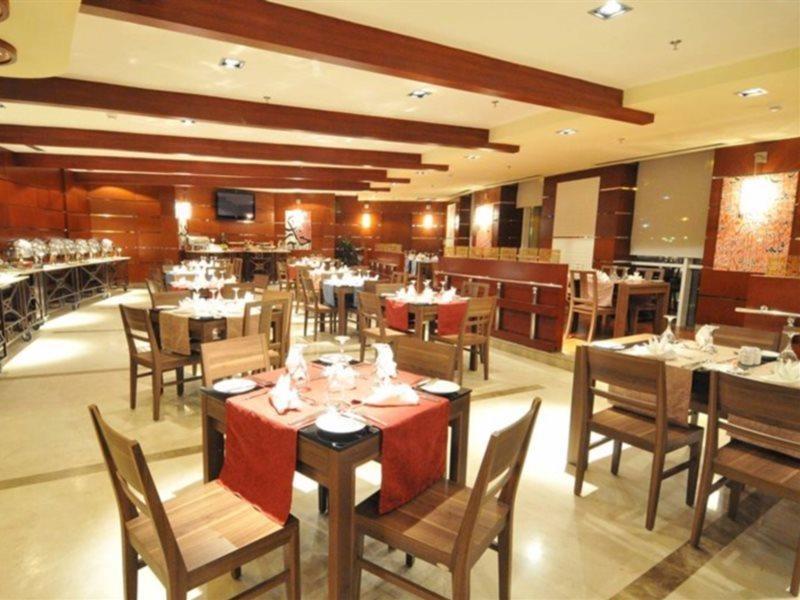 Eastyard Khobar Hotel - Formerly Ramada By Wyndham Khobar Exterior photo