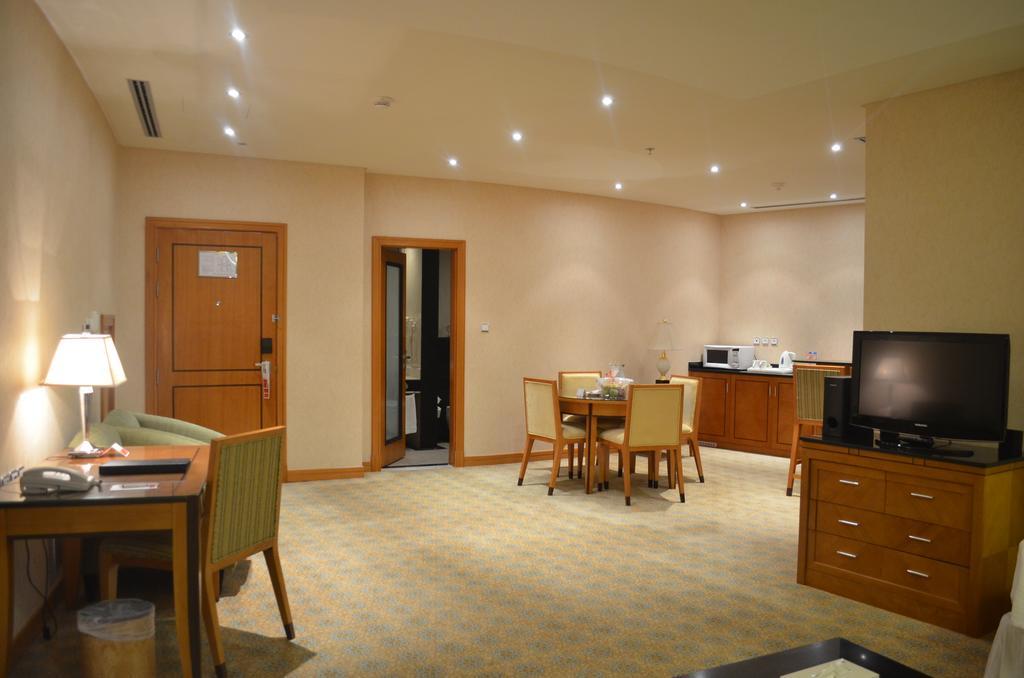 Eastyard Khobar Hotel - Formerly Ramada By Wyndham Khobar Room photo