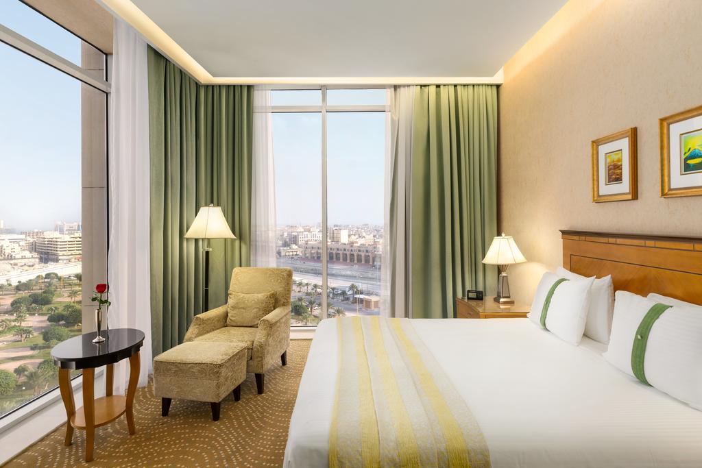 Eastyard Khobar Hotel - Formerly Ramada By Wyndham Khobar Exterior photo