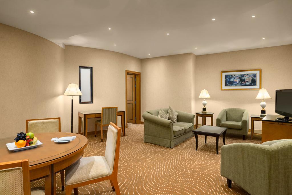 Eastyard Khobar Hotel - Formerly Ramada By Wyndham Khobar Exterior photo