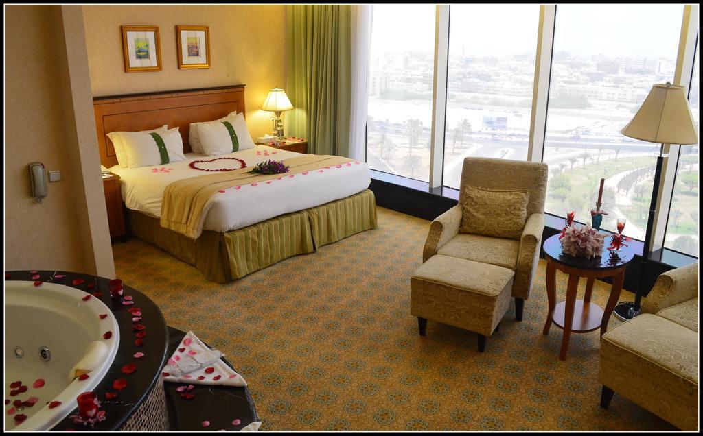 Eastyard Khobar Hotel - Formerly Ramada By Wyndham Khobar Exterior photo