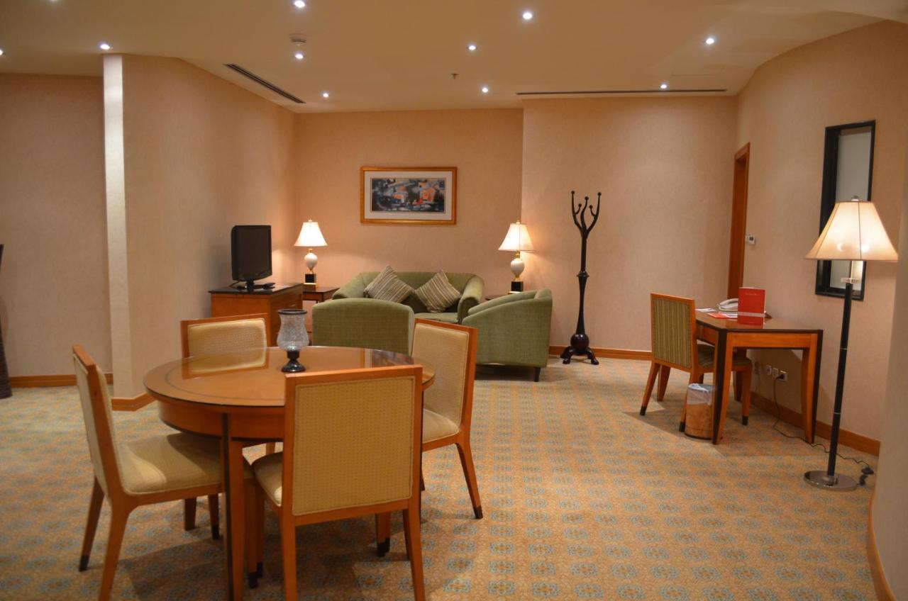 Eastyard Khobar Hotel - Formerly Ramada By Wyndham Khobar Exterior photo